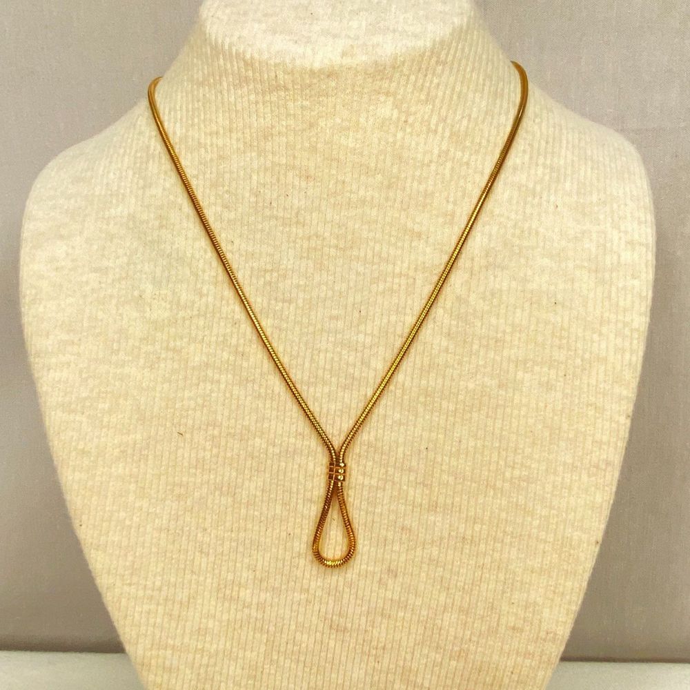 💎Avon Signed Gold Tone Chain Loop Necklace Vintage  Designer